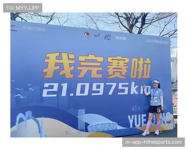 马拉松选手途中停下帮路边小朋友系鞋带,最终仍跑进前三,马拉松 带错路 马拉松选手途中停下帮路边小朋友系鞋带,最终仍跑进前三,马拉松 带错路